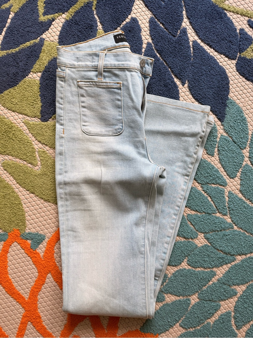 Veronica Beard Light Wash High-Rise Jeans 27